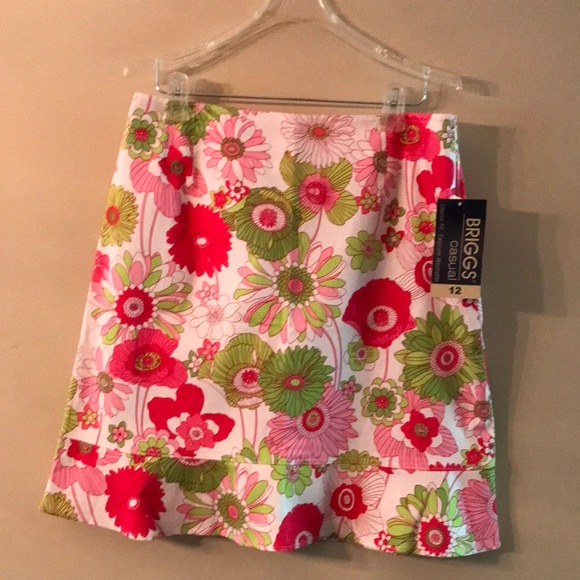 Briggs New York Dresses & Skirts - Briggs NWT Floral Skirt Size 12